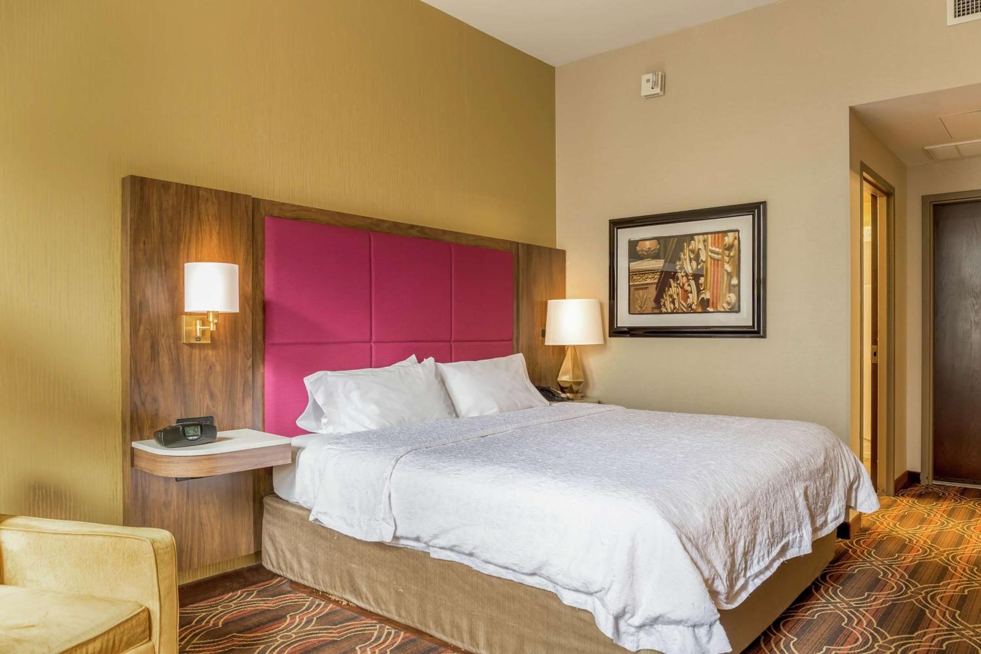 Hampton Inn Majestic Chicago Theatre District Экстерьер фото