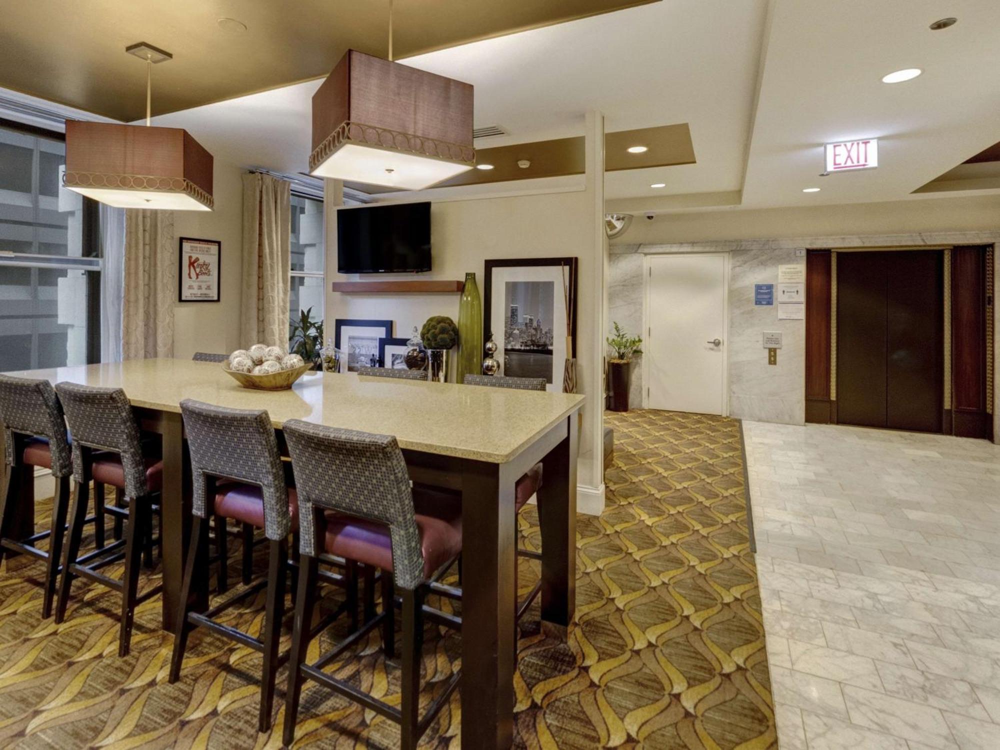 Hampton Inn Majestic Chicago Theatre District Экстерьер фото