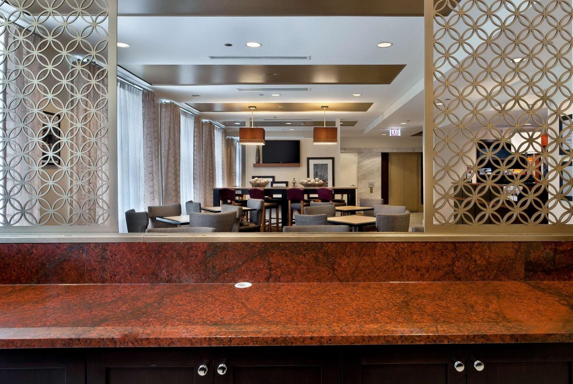 Hampton Inn Majestic Chicago Theatre District Экстерьер фото