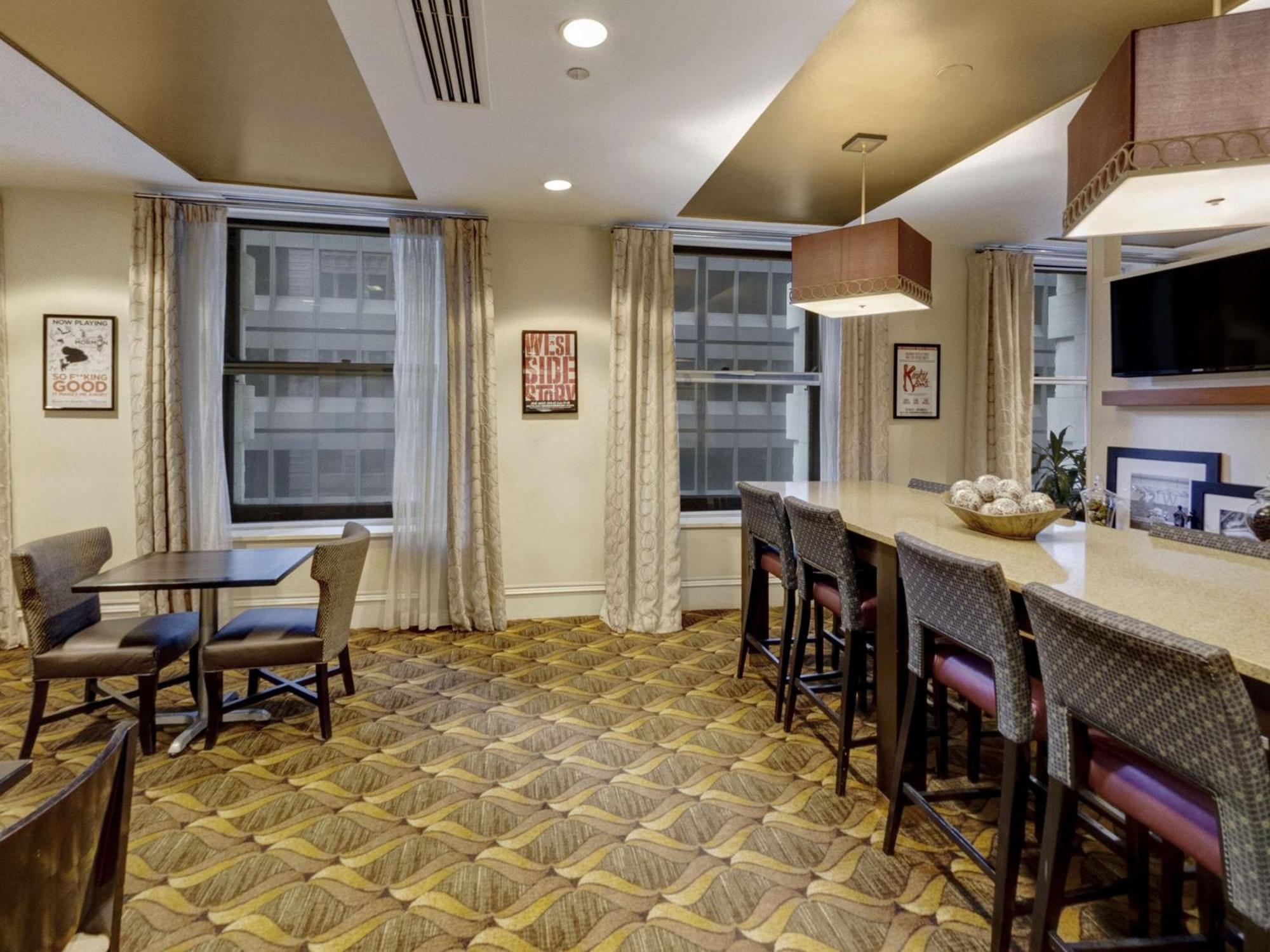 Hampton Inn Majestic Chicago Theatre District Экстерьер фото