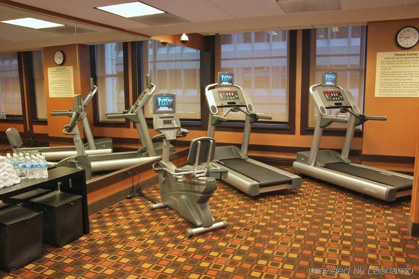 Hampton Inn Majestic Chicago Theatre District Удобства фото