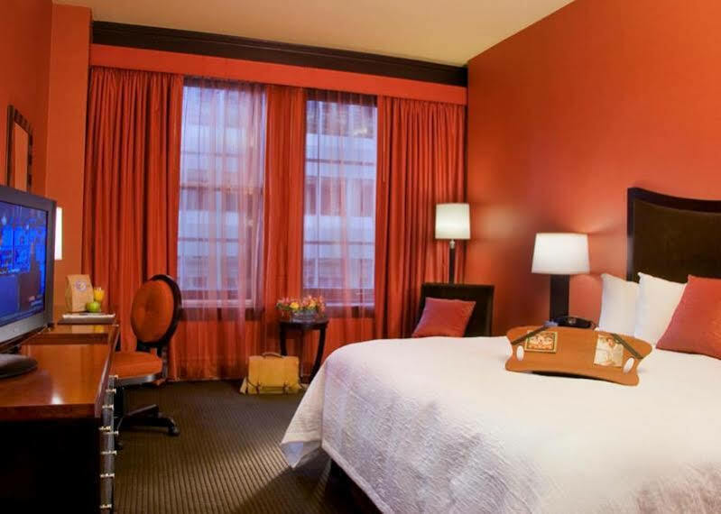 Hampton Inn Majestic Chicago Theatre District Экстерьер фото